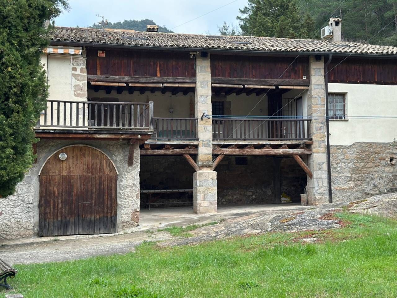 Vista exterior de Finca rústica en venda en La Quar amb Jardí privat, Terrassa i Alarma