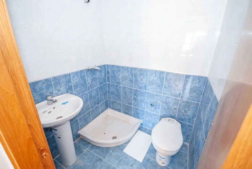 Bathroom of Apartments for sale in Outes  with Heating, Parquet flooring and Storage room