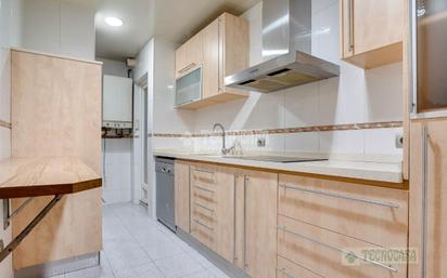 Kitchen of Flat for sale in  Barcelona Capital  with Heating and Parquet flooring