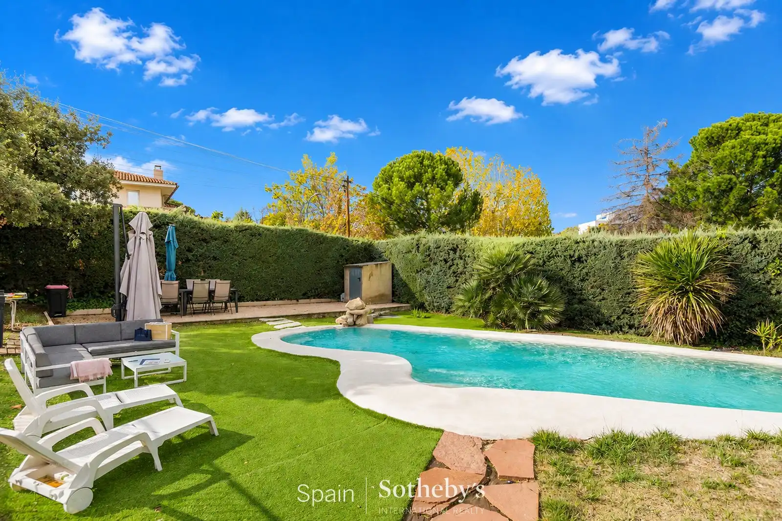 Casa amb piscina en venda a Calle de los Enebros, imagen 3