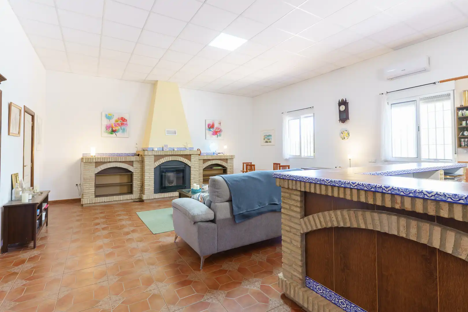 Sala de estar de Finca rústica en venta en La Palma del Condado con Jardín privado, Terraza y Piscina