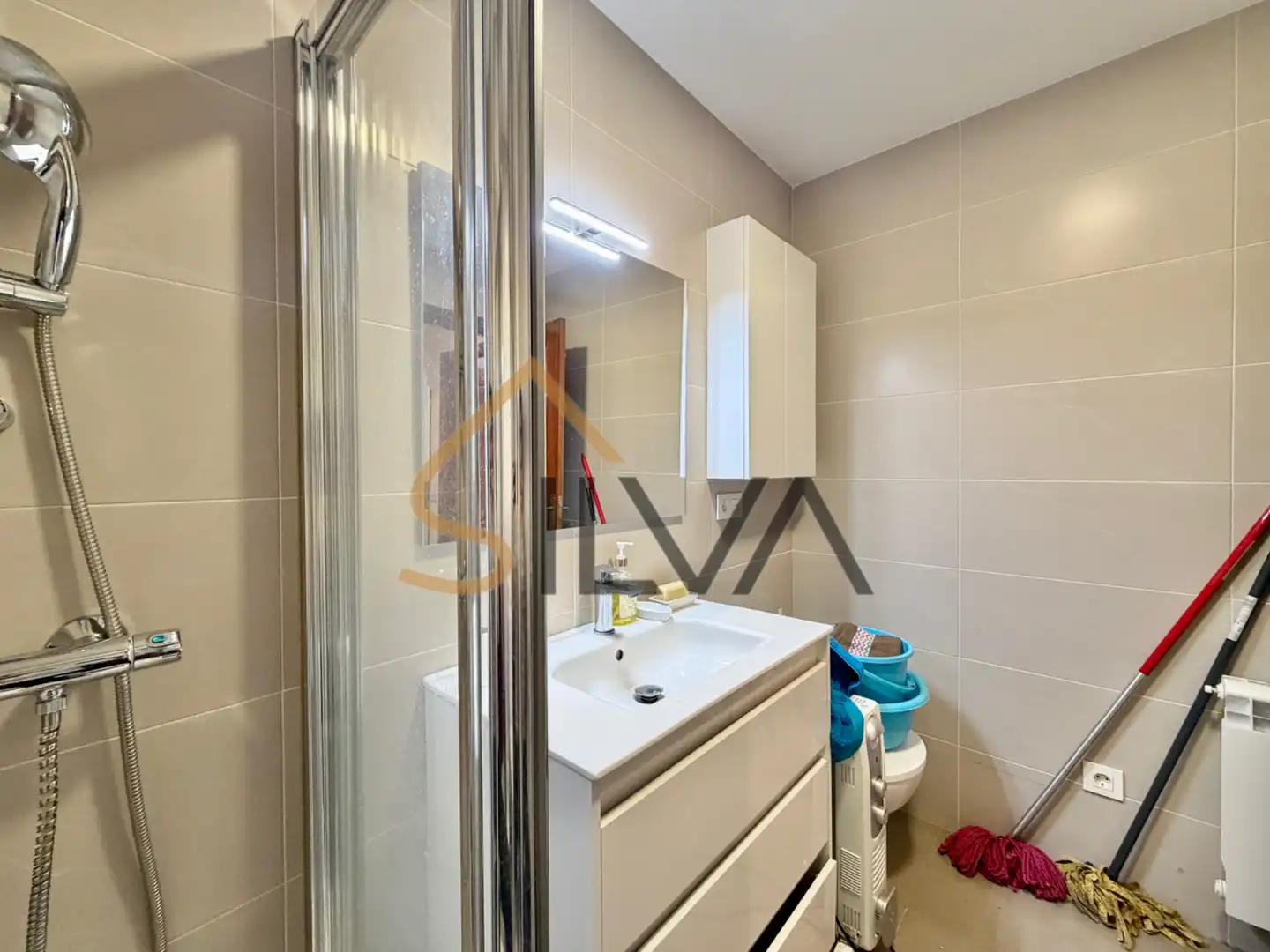 Baño de Piso en venta en Lugo con Calefacción, Trastero y Amueblado