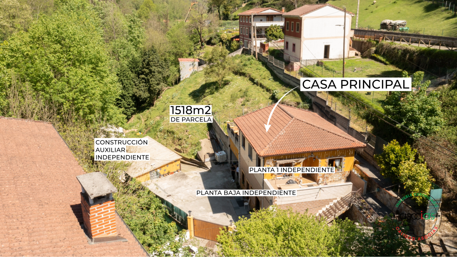 Vista exterior de Casa o xalet en venda en Langreo amb Calefacció, Terrassa i Traster