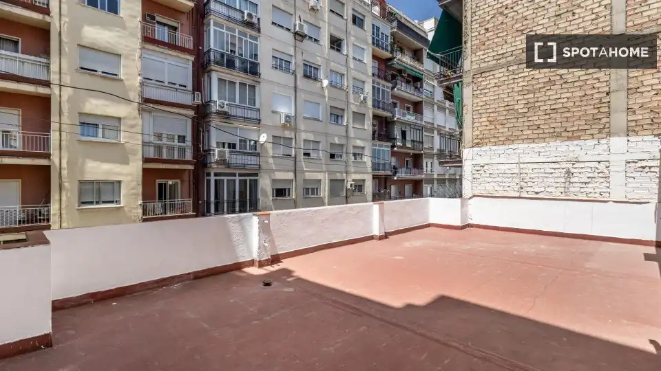 Terraza de Apartamento para compartir en Granada con Aire acondicionado, Calefacción y Terraza