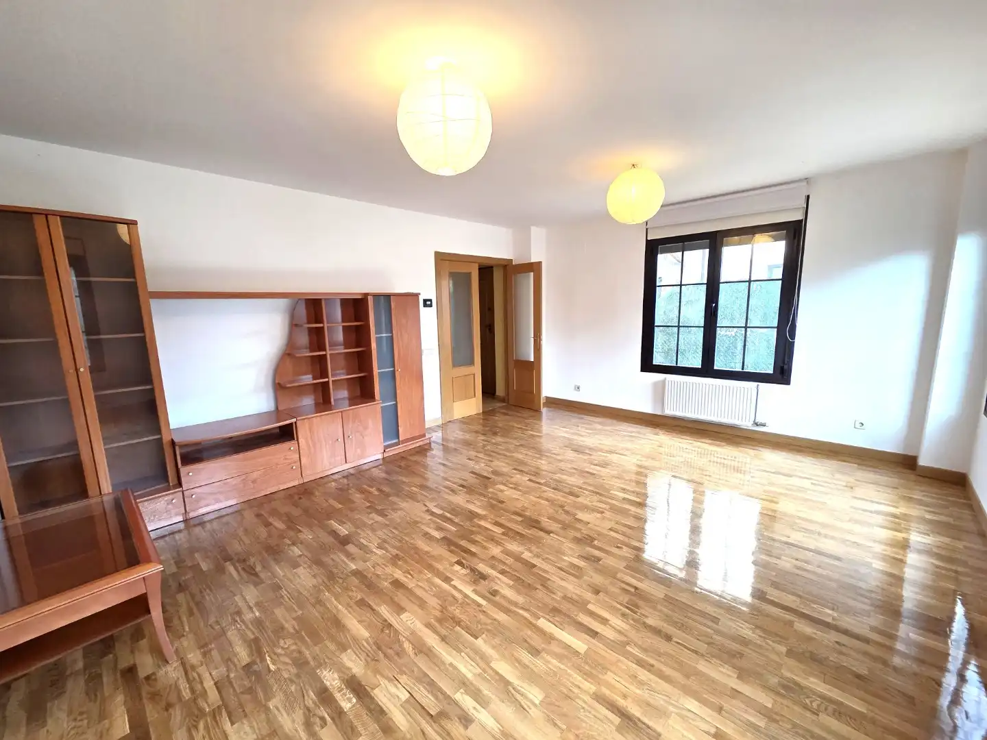 Sala de estar de Casa adosada en venta en Cardeñadijo con Calefacción, Jardín privado y Terraza