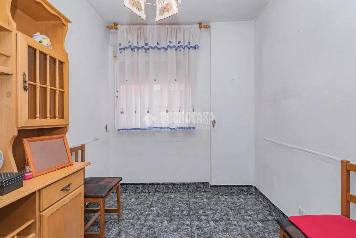 Dormitori de Pis en venda en Granada amb Balcó