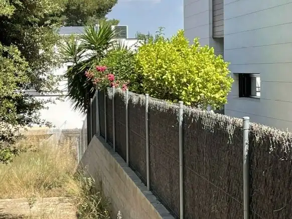 Vista exterior de Residencial en venda en Arxiu