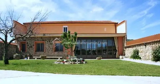 House for sale in Torre de Santa María