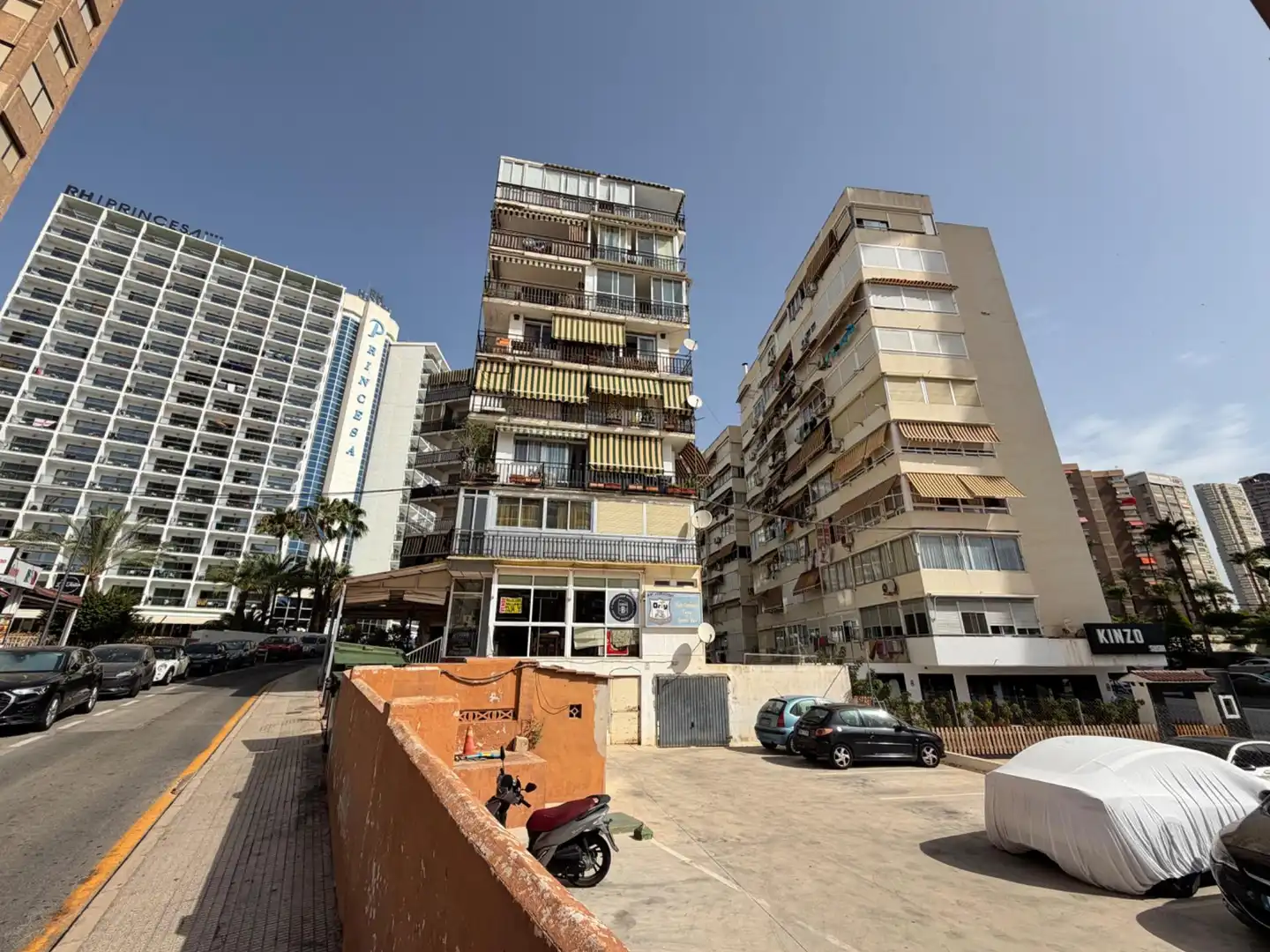Vista exterior de Piso en venta en Benidorm con Terraza