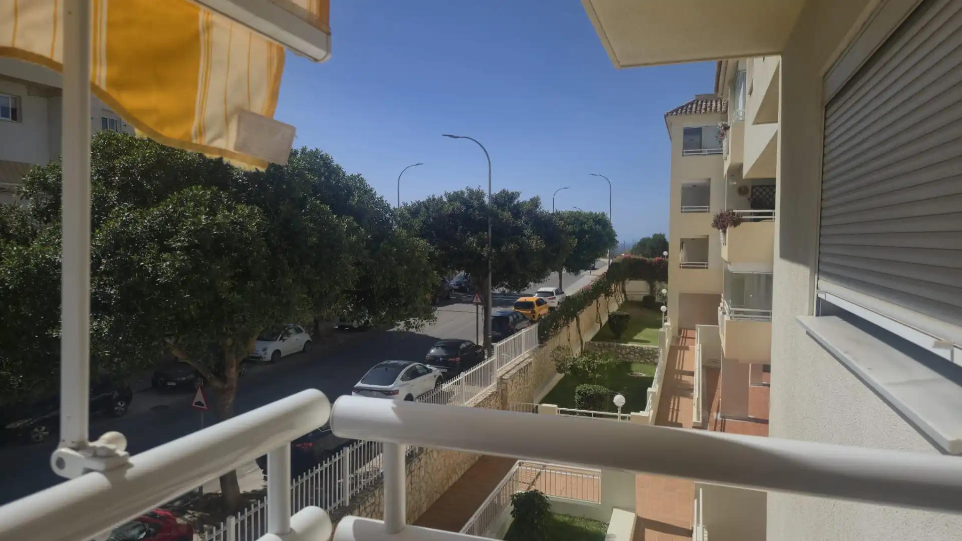 Vista exterior de Pis en venda en Rincón de la Victoria amb Jardí privat, Forn i Rentadora