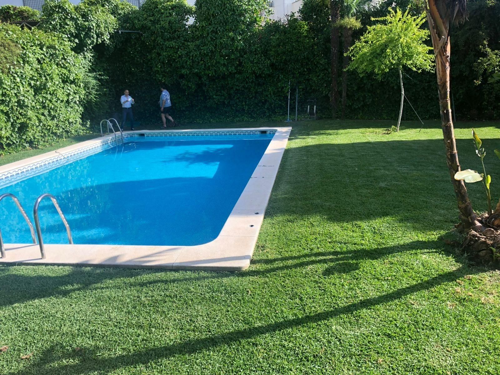 Piscina de Casa o xalet en venda en Mairena del Aljarafe amb Jardí privat, Terrassa i Piscina