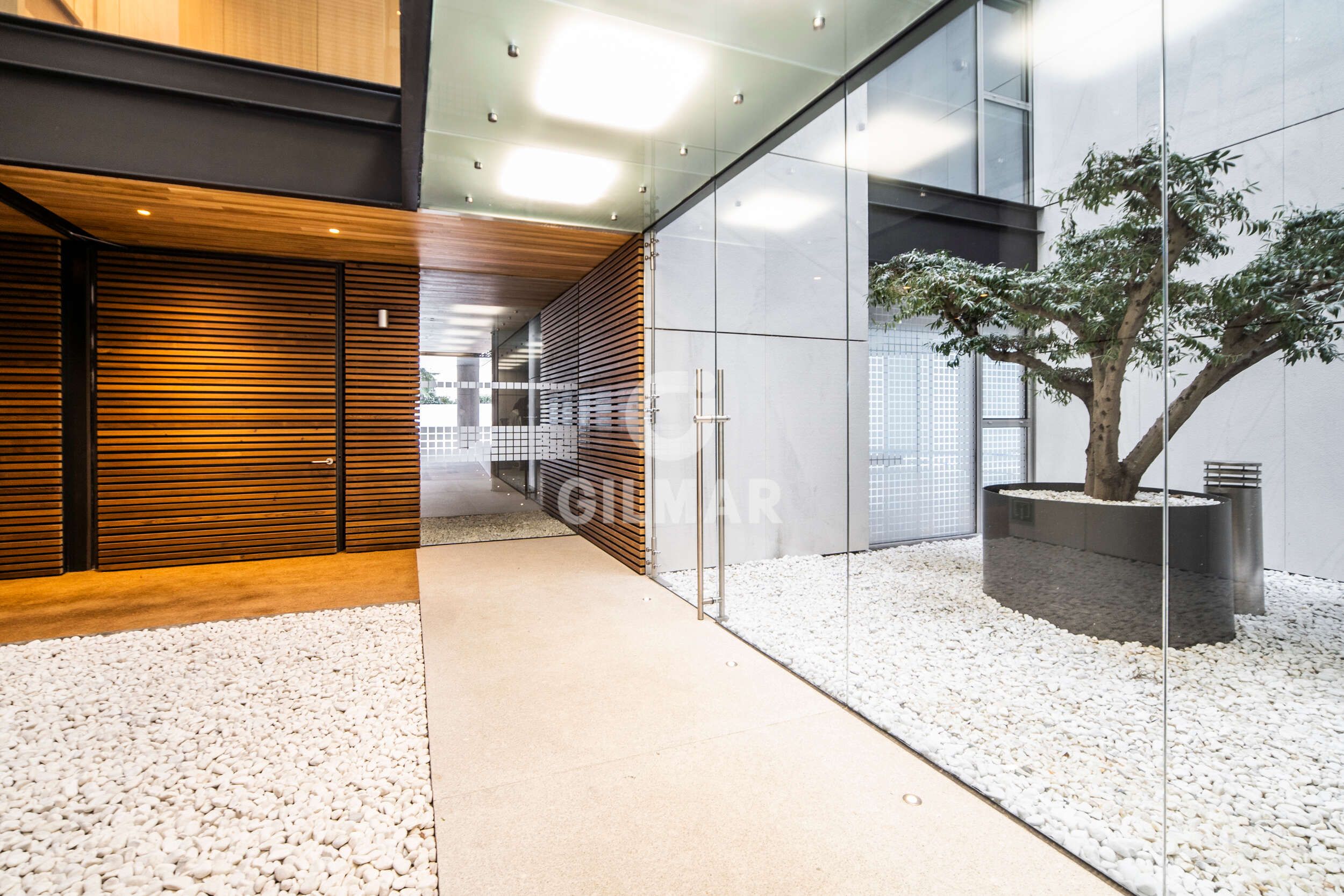 Flat for sale in  Madrid Capital  with Heating, Private garden and Storage room