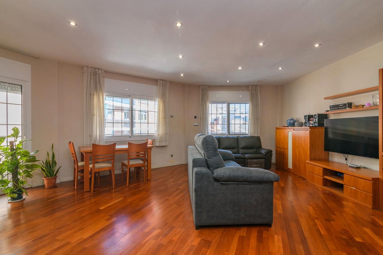 Piso en venta en Carrer de Sant Joan, Centre, Centre - Sant Josep - Sanfeliu