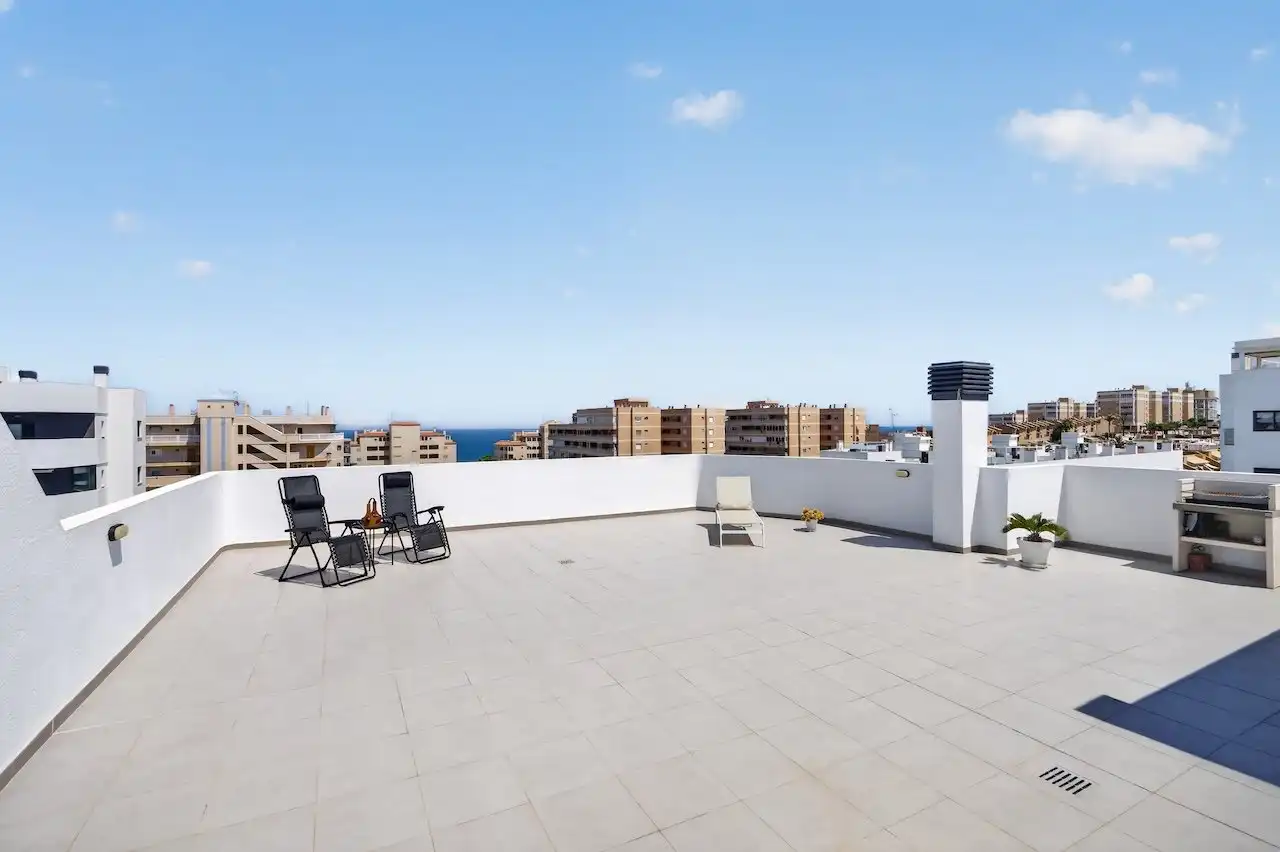 Terraza de Ático en venta en Elche / Elx con Aire acondicionado, Calefacción y Jardín privado