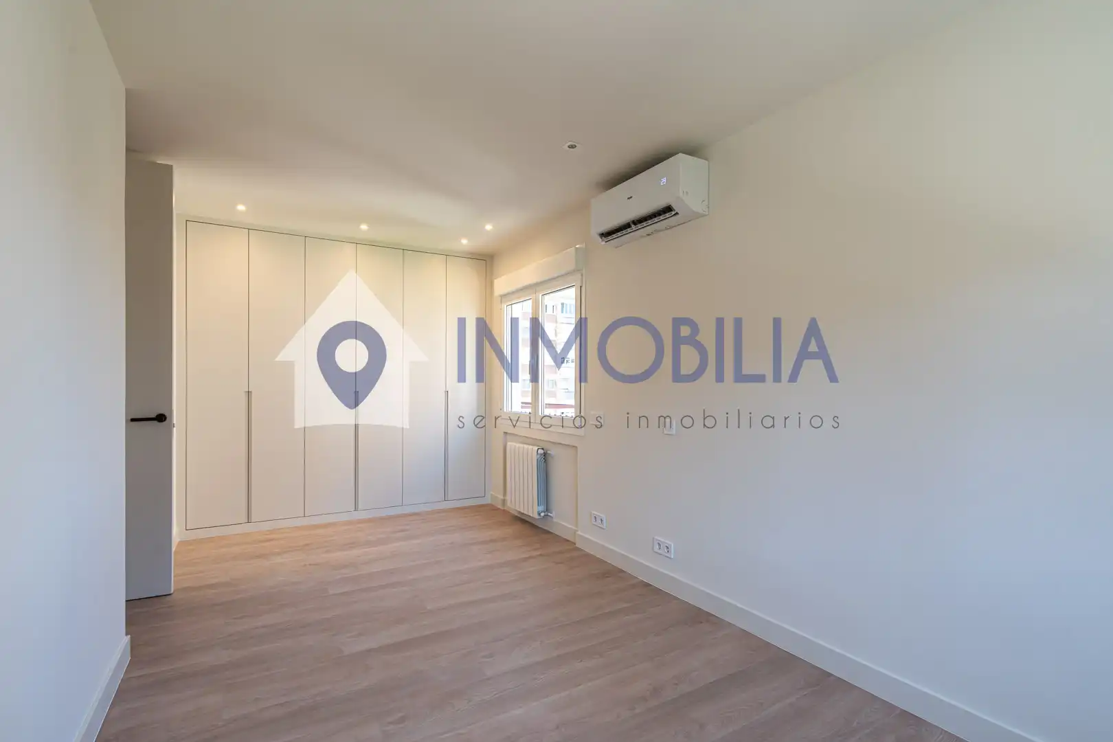 Bedroom of Flat for sale in Madrid  with Air Conditioner, Heating and Terrace