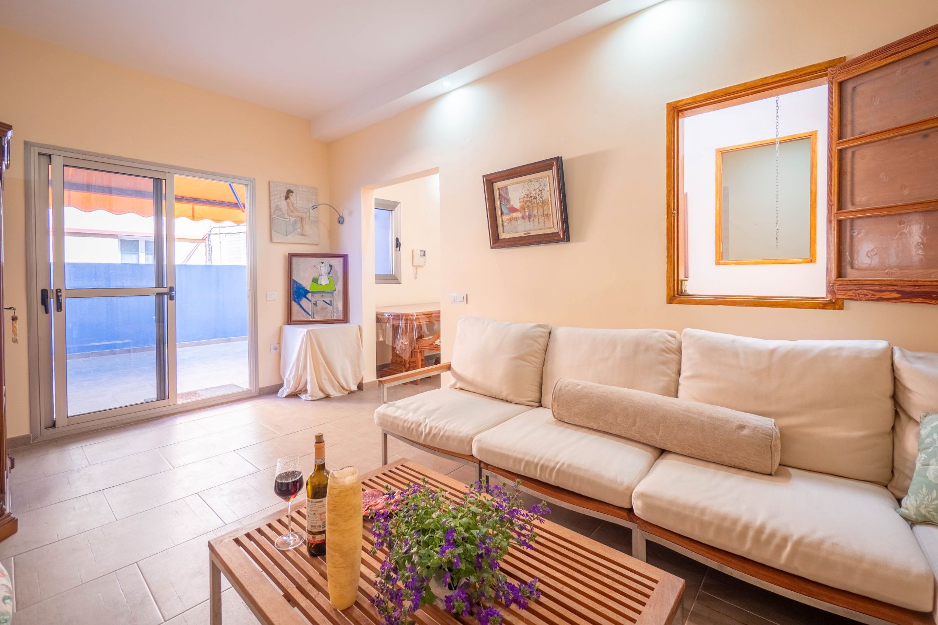 Sala de estar de Casa adosada en venta en Las Palmas de Gran Canaria con Terraza, Horno y Microondas