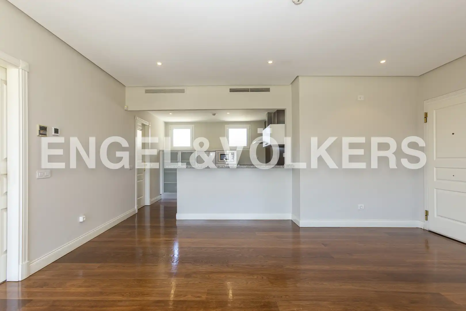 Comedor de Piso de alquiler en Madrid con Aire acondicionado, Calefacción y Piscina