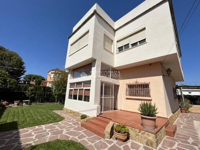 Casa-chalet en Venta en Riba-roja de Túria