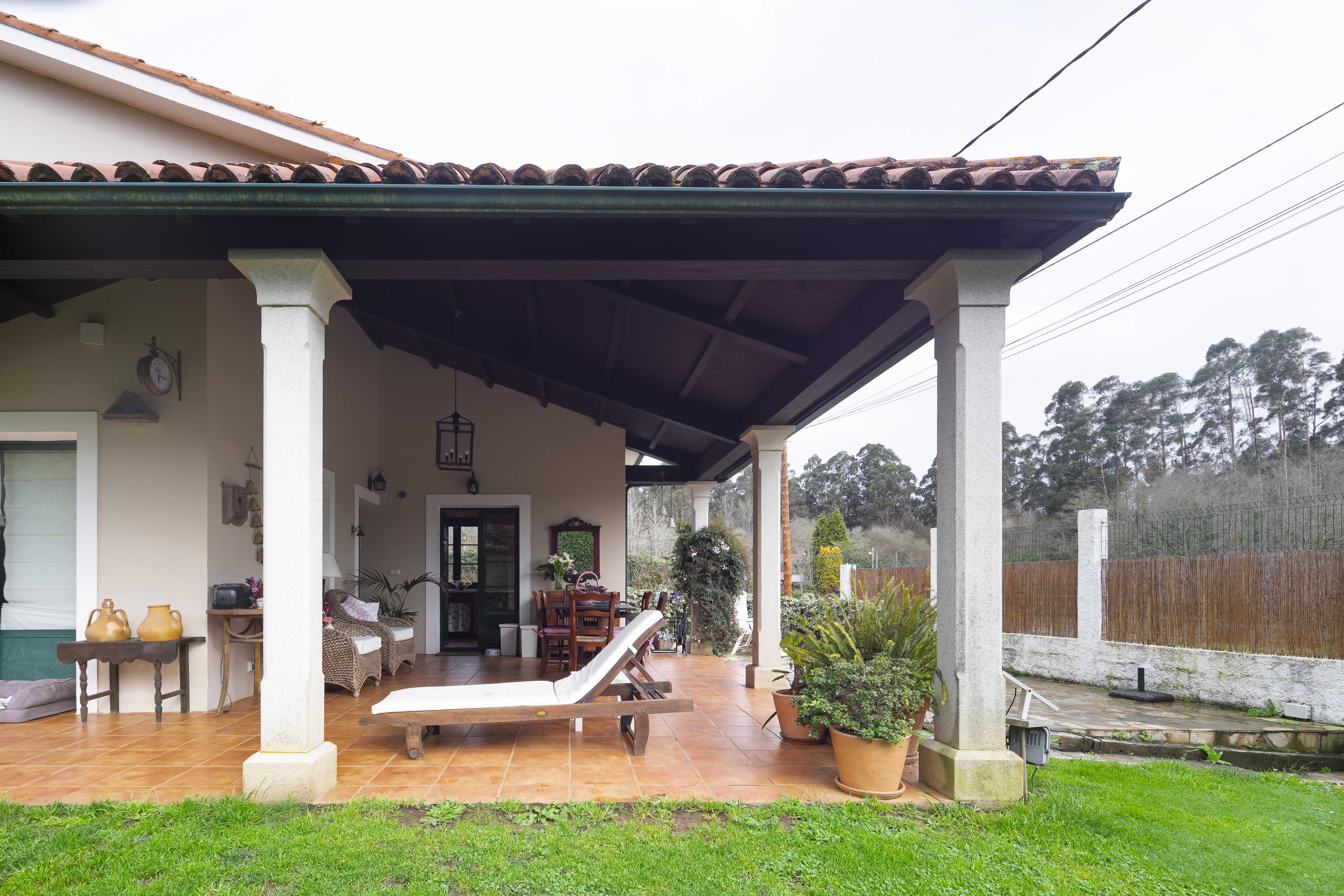 Terrassa de Casa o xalet en venda en Sada (A Coruña) amb Calefacció i Jardí privat