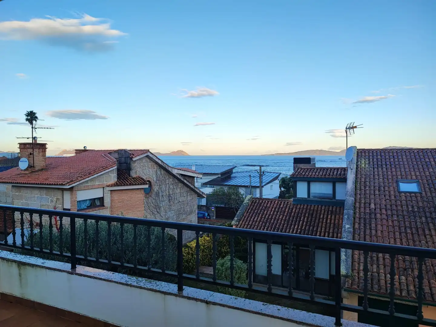 Vista exterior de Casa o chalet en venta en Vigo  con Calefacción, Jardín privado y Terraza
