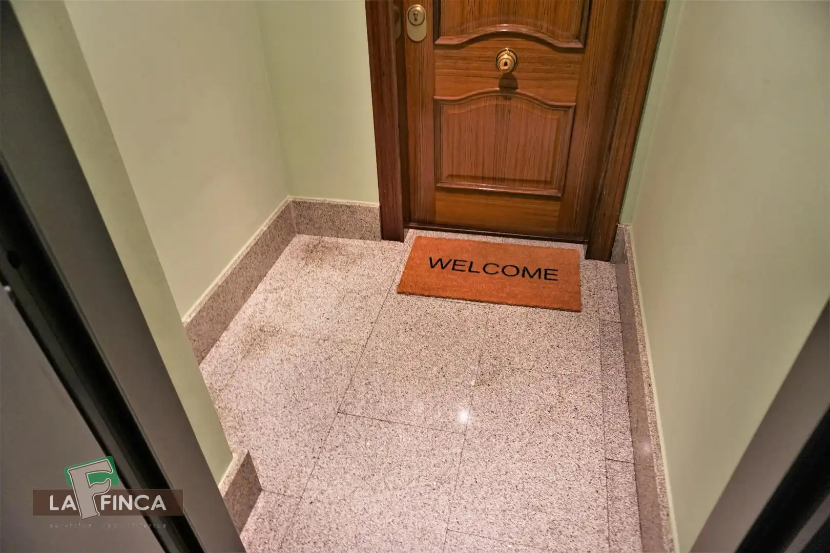 Apartament en venda en Oviedo  amb Calefacció, Traster i Moblat