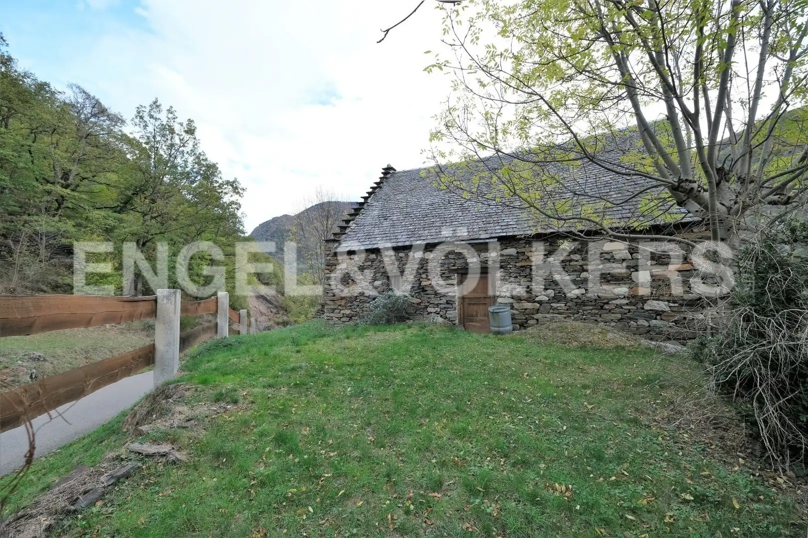 Casa con jardín en venta en Bausen, imagen 4