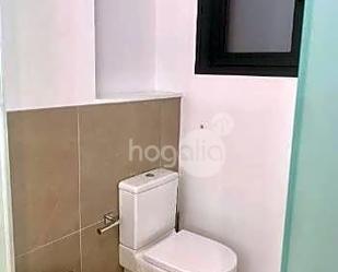 Bathroom of Flat to rent in  Sevilla Capital  with Air Conditioner