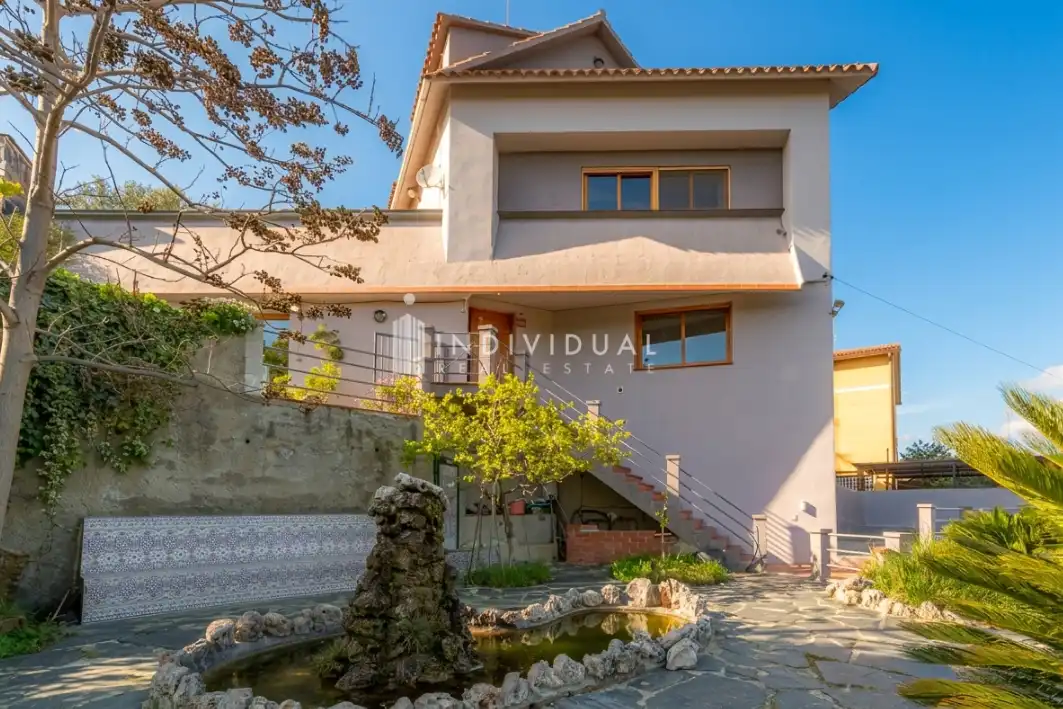 Vista exterior de Casa o xalet en venda en Sentmenat amb Aire condicionat, Calefacció i Jardí privat