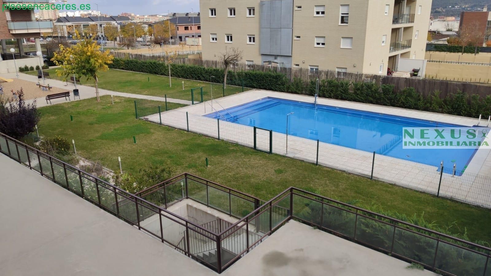 Swimming pool of Flat to rent in Cáceres Capital  with Air Conditioner, Heating and Storage room