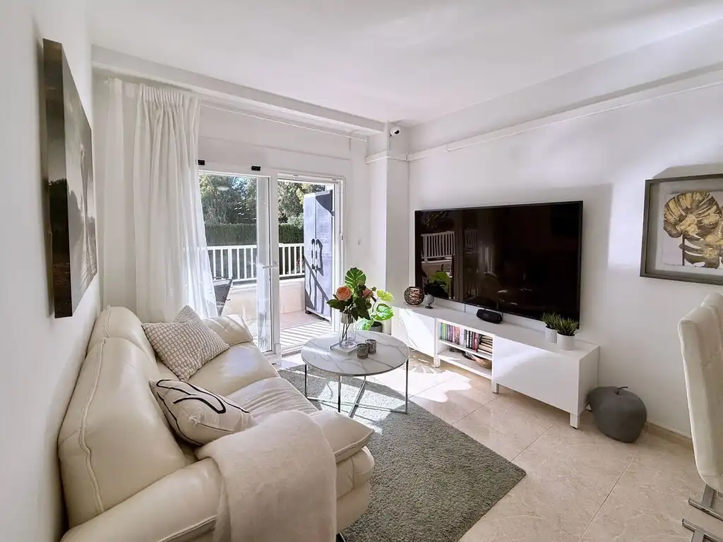 Living room of Apartments for sale in Marbella  with Air Conditioner, Terrace and Furnished