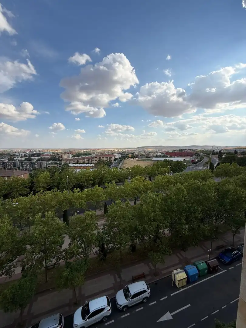 Vista exterior de Piso de alquiler en Salamanca con Calefacción, Amueblado y Balcón
