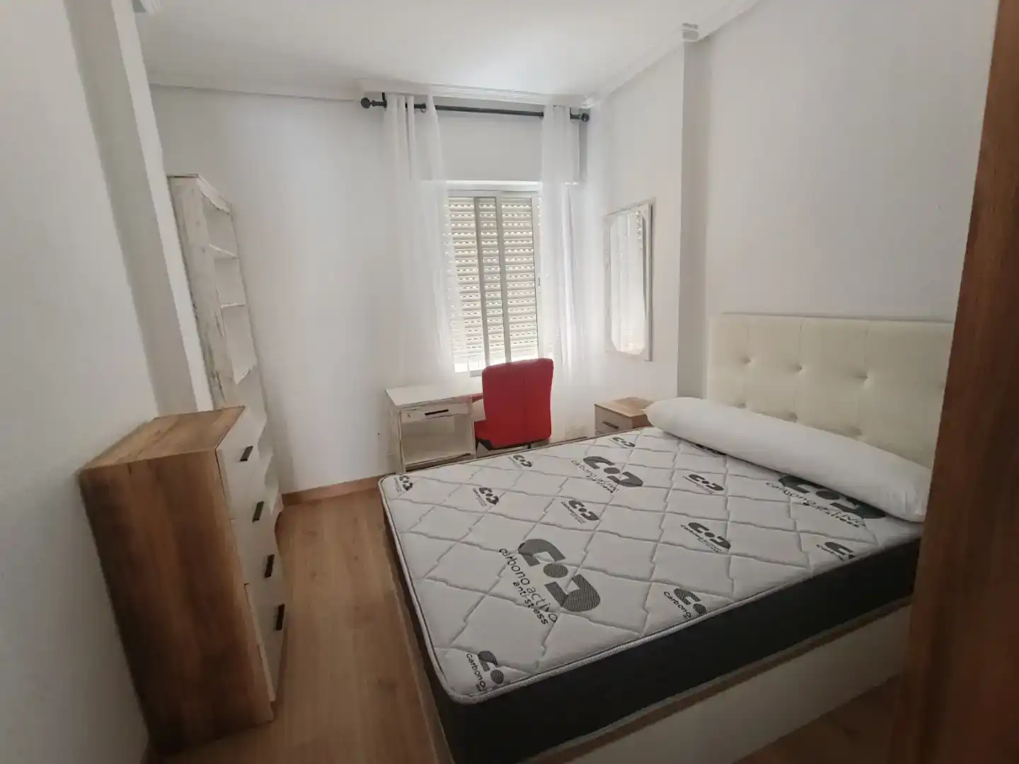 Bedroom of Flat for share in Zona Alta