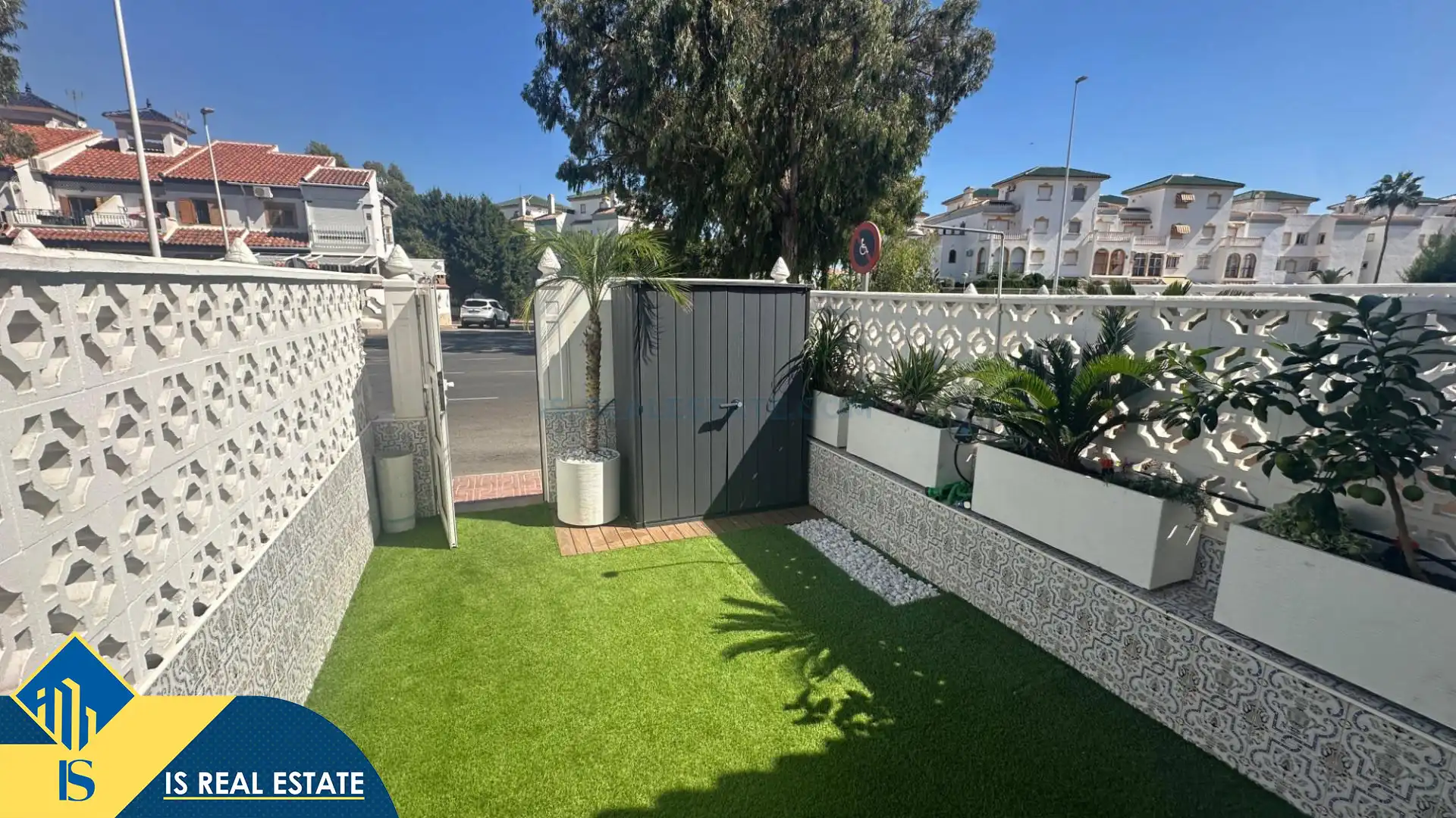 Adosado con terraza en venta en La Mata