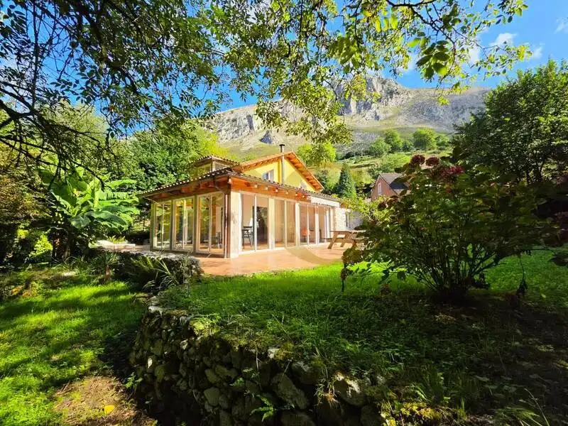 Jardín de Casa o chalet en venta en Llanes con Calefacción, Jardín privado y Terraza