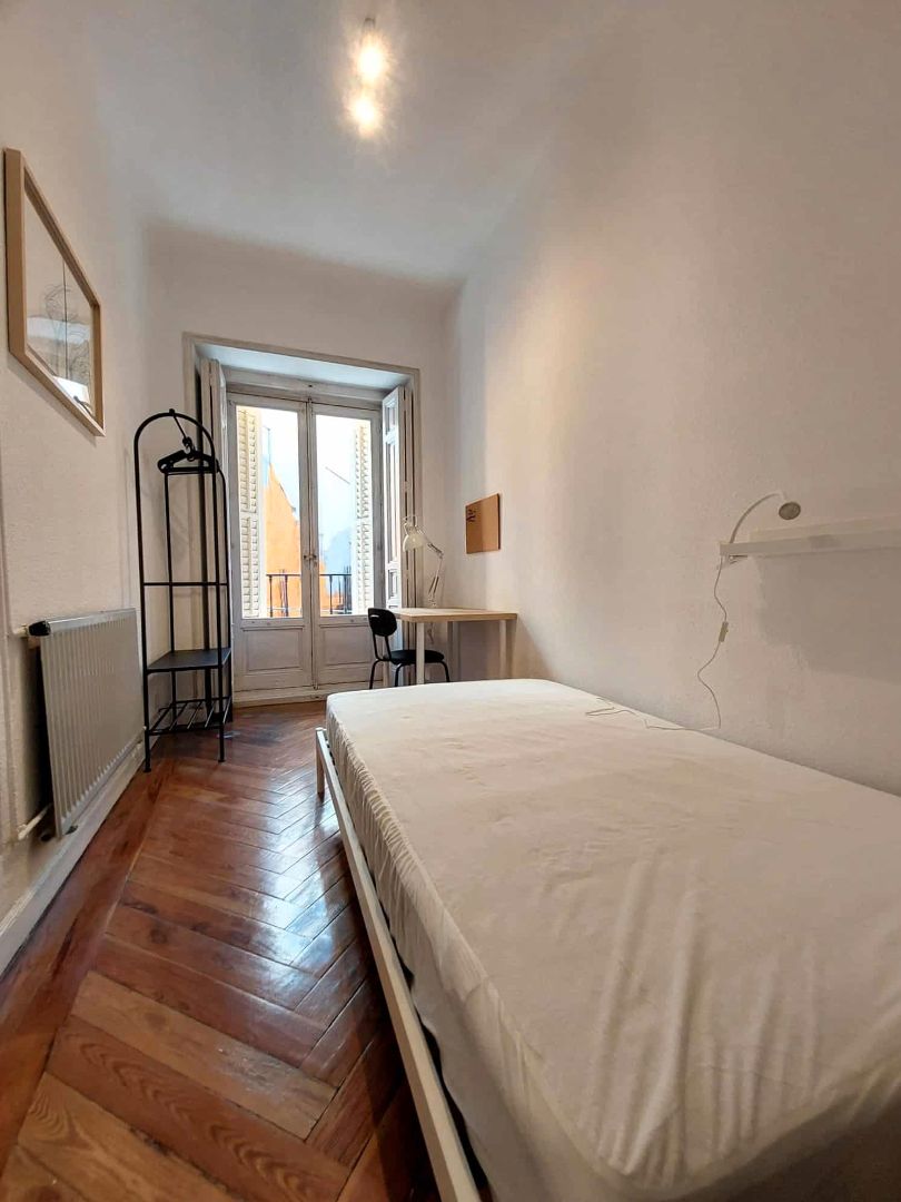 Dormitori de Pis de lloguer en  Madrid Capital amb Moblat