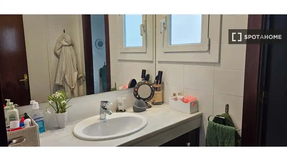 Bathroom of Flat for share in Sant Andreu de Llavaneres  with Air Conditioner, Terrace and Furnished