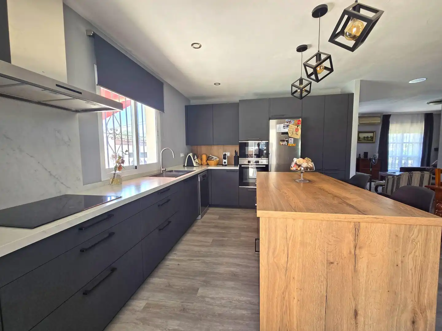 Cocina de Casa o chalet en venta en Mairena del Aljarafe con Jardín privado y Piscina