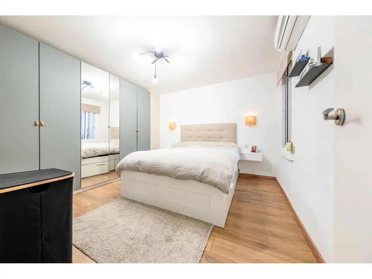 Piso con terraza en venta en Calle Atlàntida, imagen 9