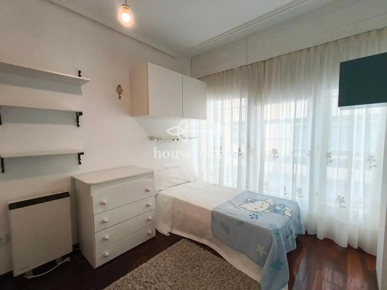 Schlafzimmer von Wohnungen zur Miete in Ferrol mit Heizung, Abstellraum und Möbliert