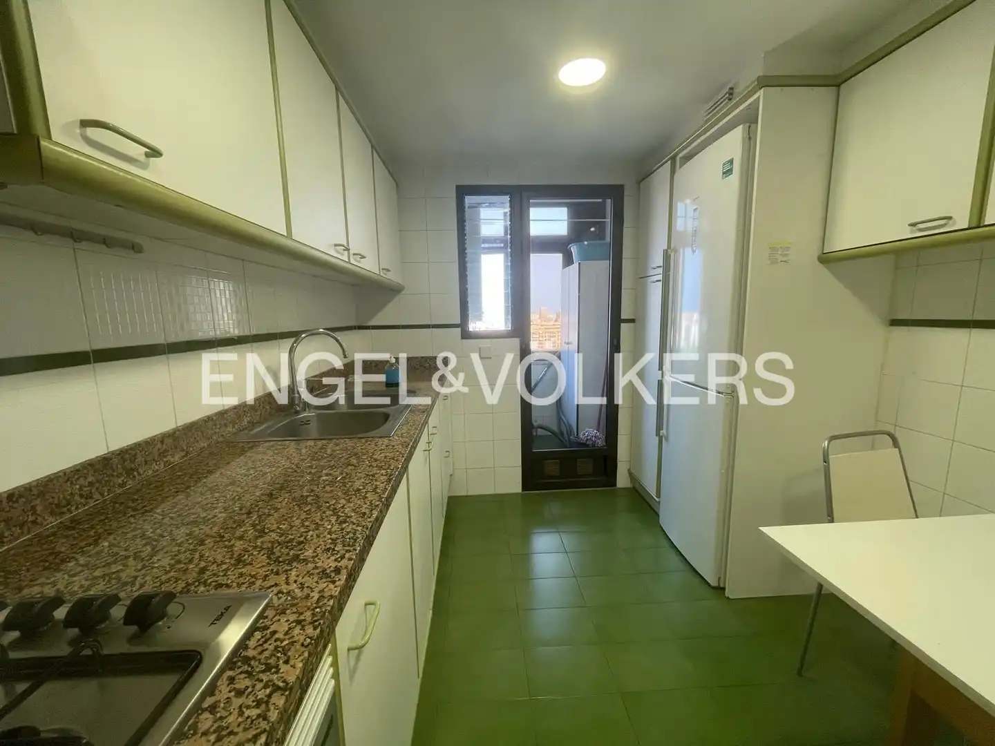 Kitchen of Flat for rent in Valencia  with Air Conditioner and Heating