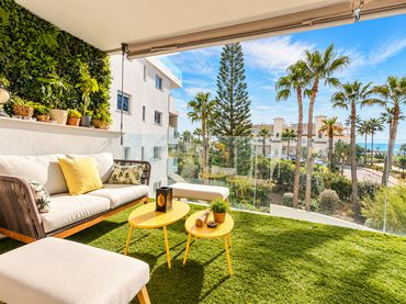 Apartment with pool for sale in El Faro de Calaburra - Chaparral