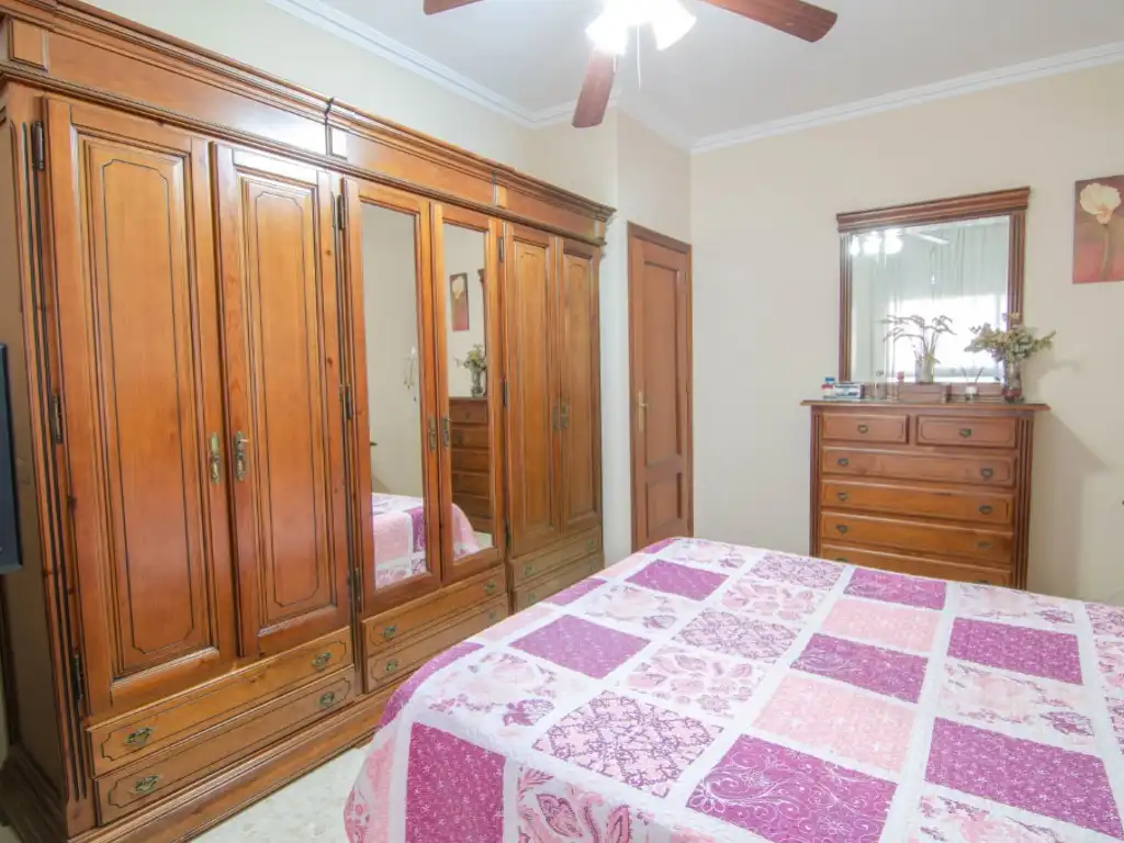 Dormitori de Casa o xalet en venda en La Rinconada