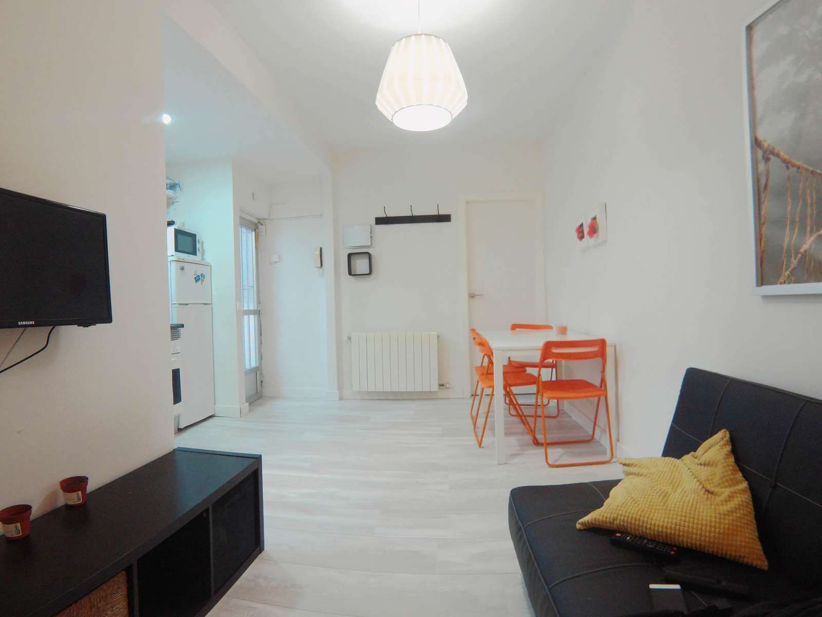 Living room of Apartment to share in  Madrid Capital  with Air Conditioner, Heating and Terrace