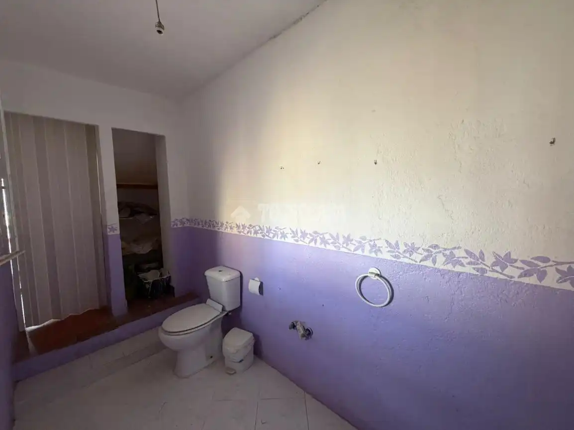 Bathroom of Houses for sale in Sevilla  with Terrace and Balcony