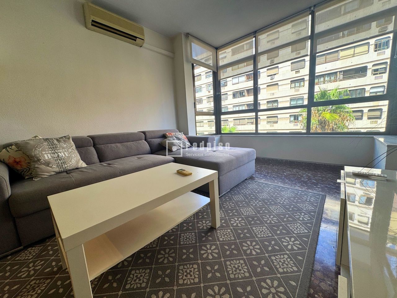 Sala d'estar de Dúplex de lloguer en  Valencia Capital amb Aire condicionat i Moblat