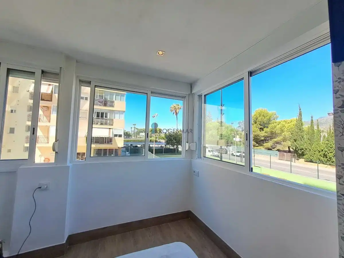 Dormitori de Apartament en venda en Benicasim / Benicàssim amb Traster, Moblat i Piscina comunitària