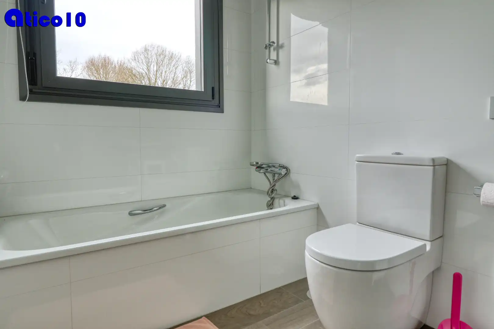 Badezimmer von Haus oder Chalet zum Verkauf in Noreña mit Heizung, Parkett und Abstellraum