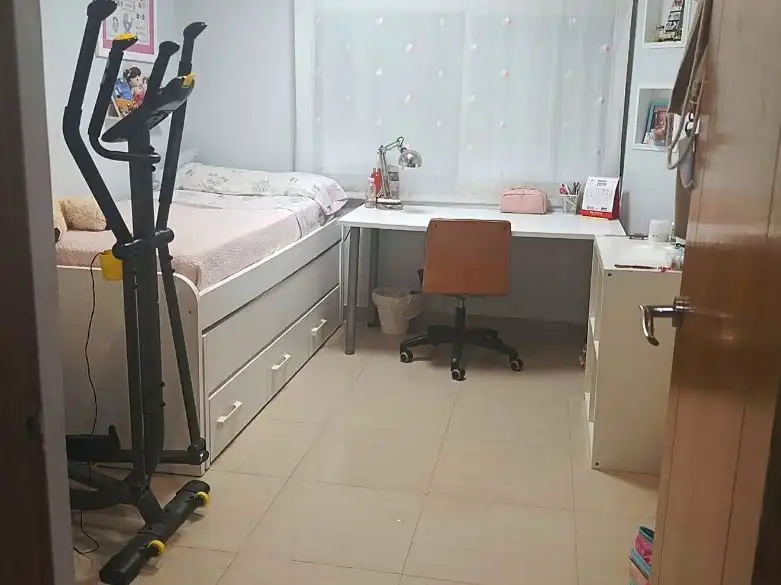 Dormitori de Pis en venda en Paterna amb Aire condicionat, Terrassa i Balcó