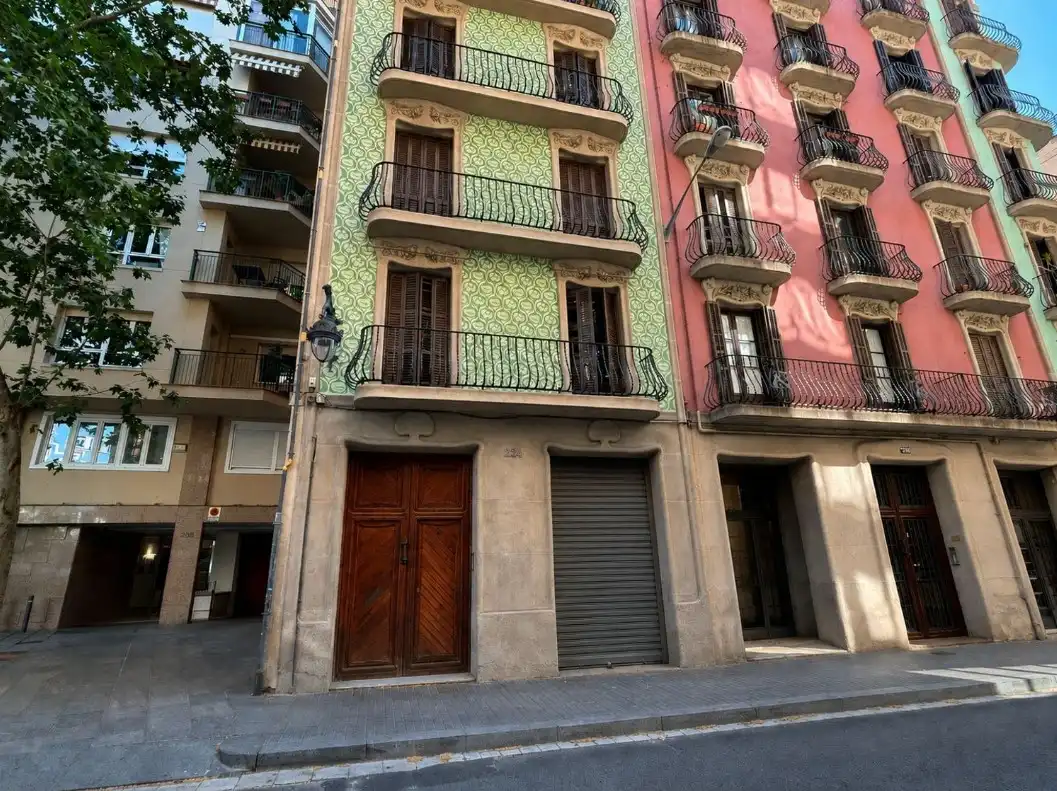 Vista exterior de Local de lloguer en Barcelona