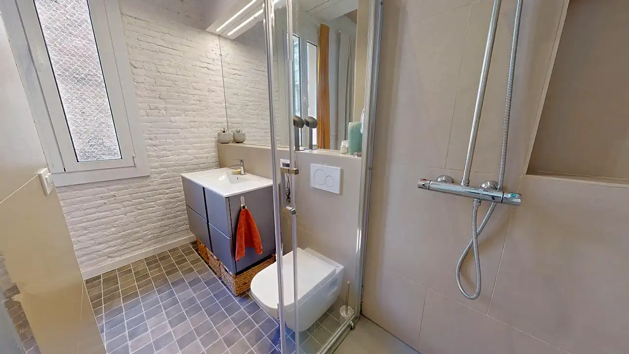 Baño de Piso en venta en Barcelona con Aire acondicionado, Calefacción y Balcón